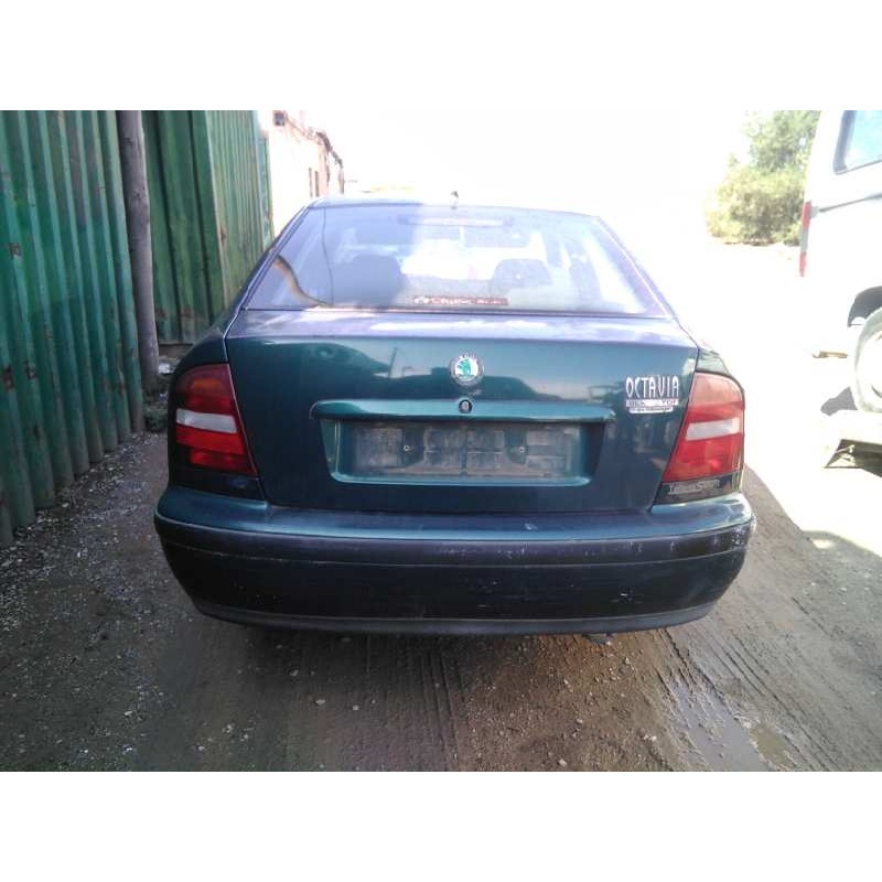 skoda octavia berlina (1u2) del año 1999
