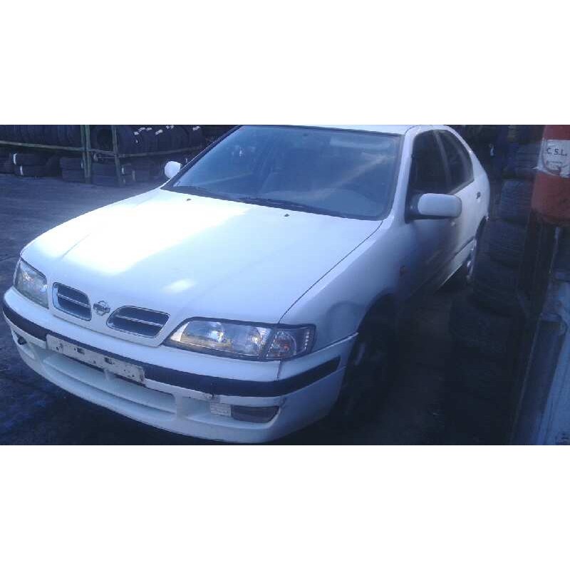 nissan primera berlina (p11) del año 1999