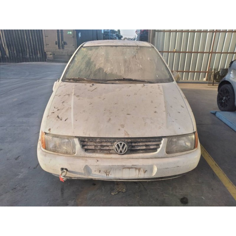 volkswagen polo berlina (6n1) del año 1996