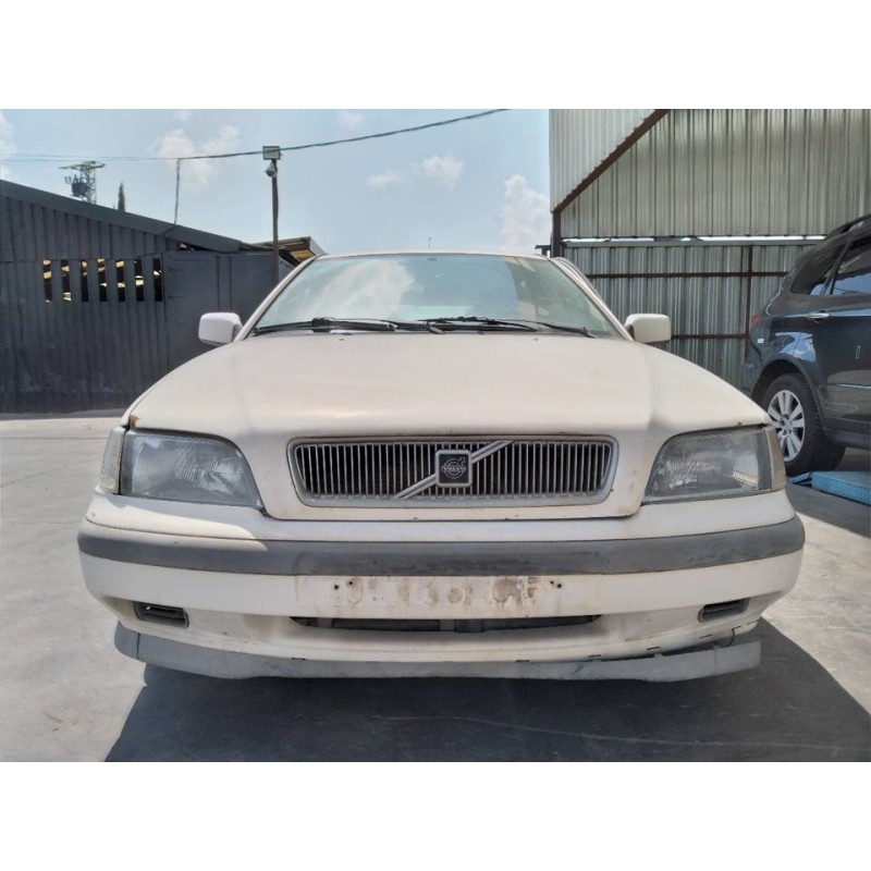 volvo v40 familiar del año 1997
