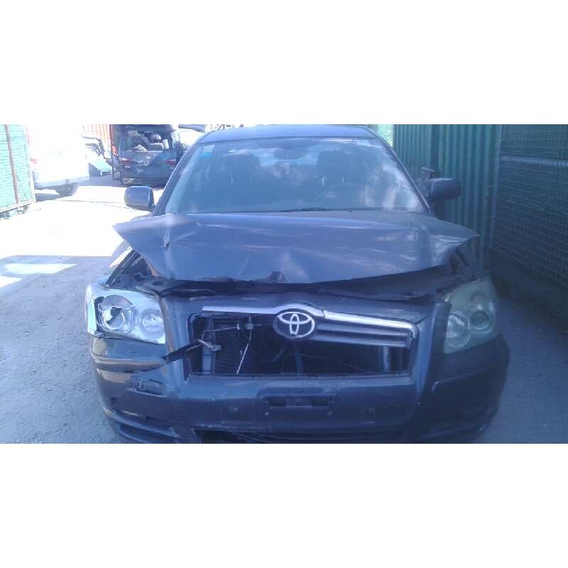 toyota avensis berlina (t25) del año 2005