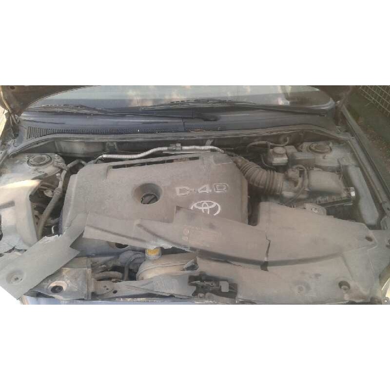 toyota avensis berlina (t25) del año 2005