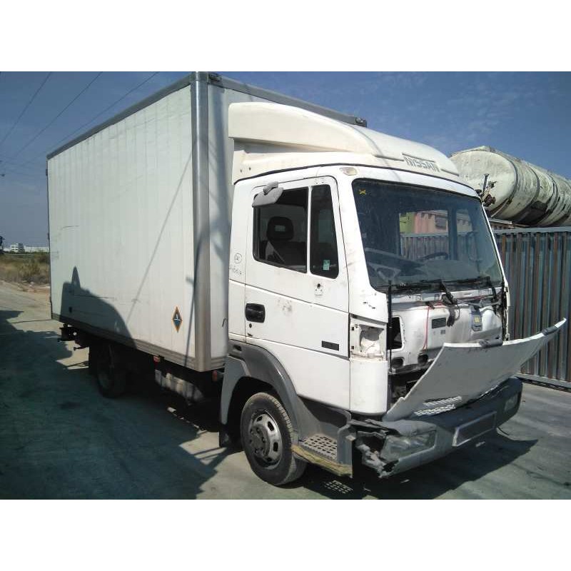 nissan atleon del año 2005