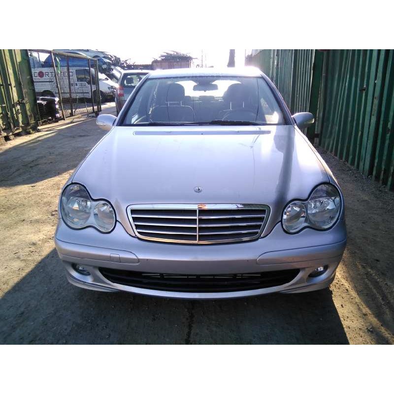 mercedes-benz clase c (w203) berlina del año 2005