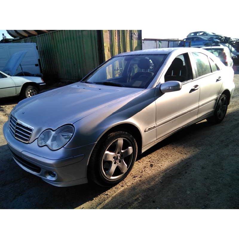 mercedes-benz clase c (w203) berlina del año 2005