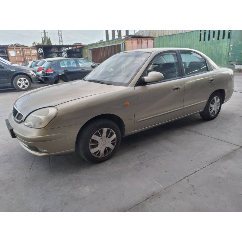 daewoo nubira berlina del año 2002