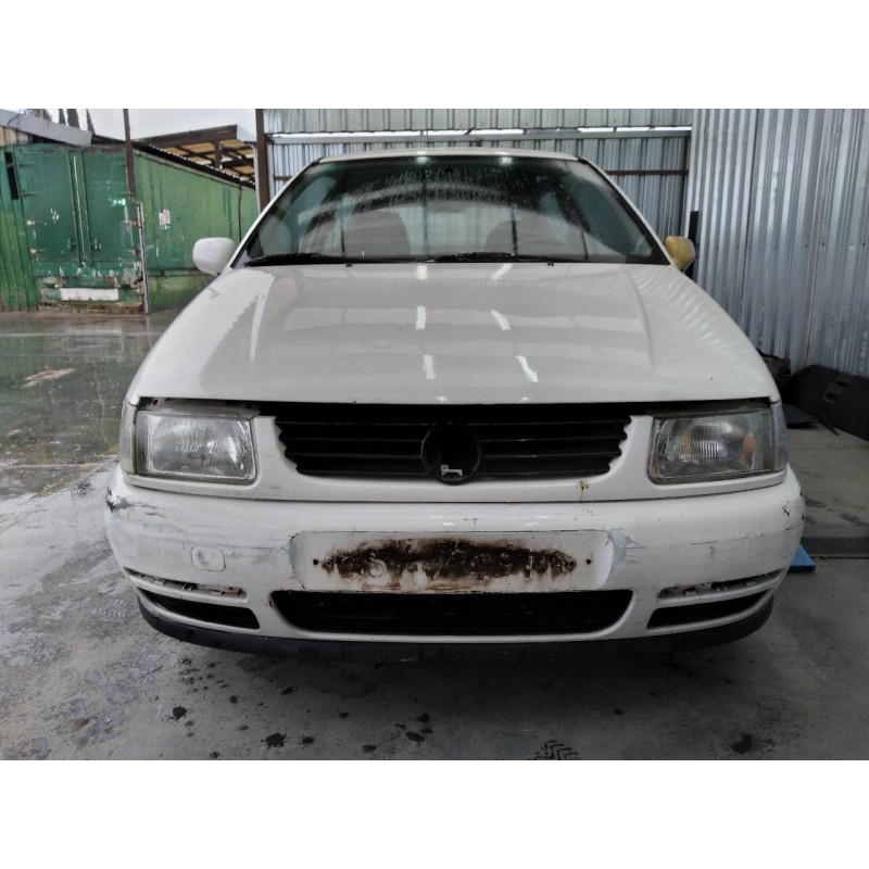 volkswagen polo berlina (6n1) del año 1998