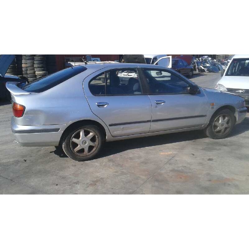 nissan primera berlina (p11) del año 1999