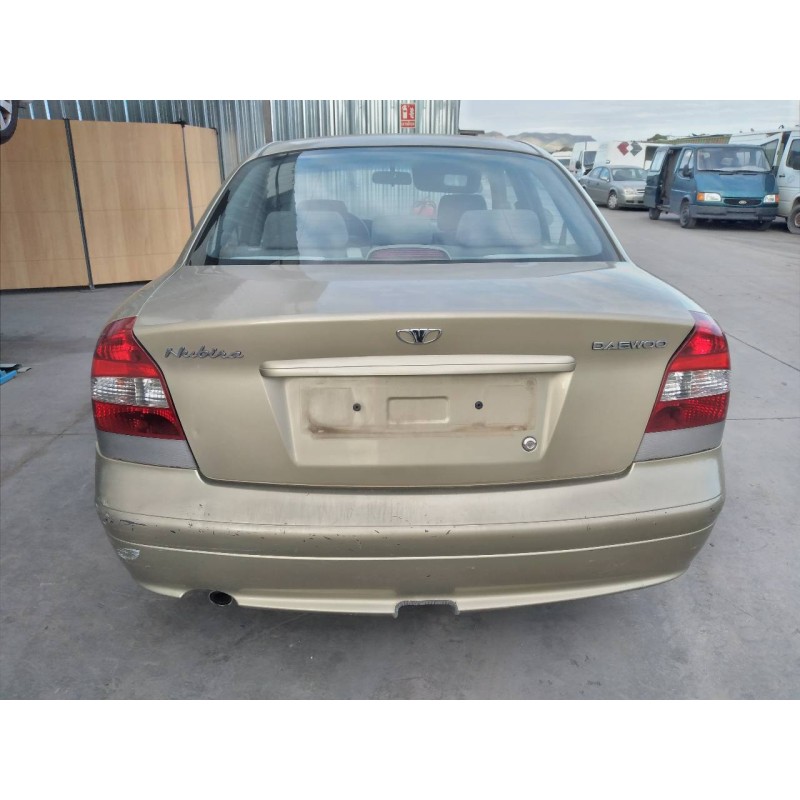 daewoo nubira berlina del año 2002