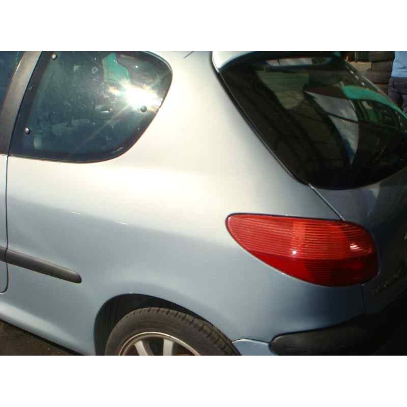 peugeot 206 berlina del año 2001