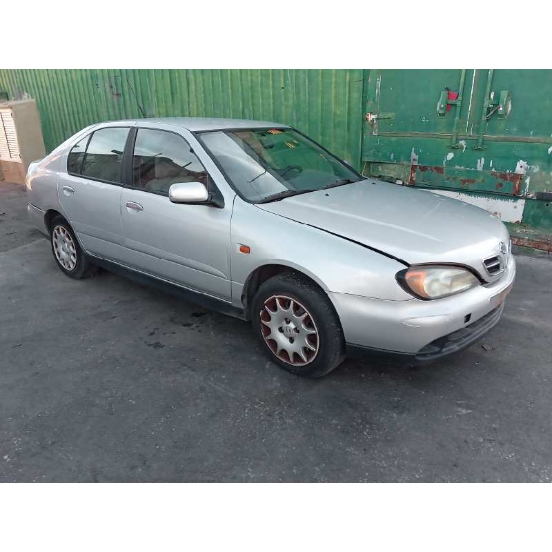 nissan primera berlina (p11) del año 1999