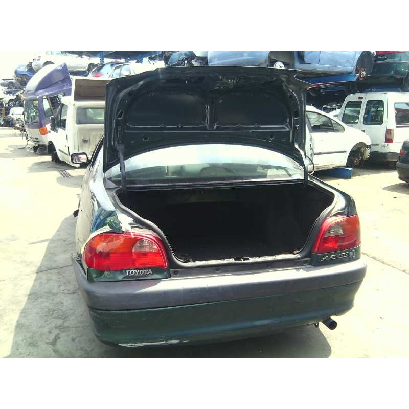 toyota avensis berlina (t 22) del año 1998