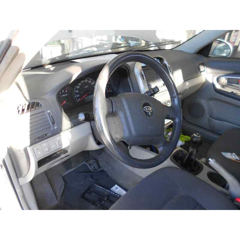 kia cerato del año 2005