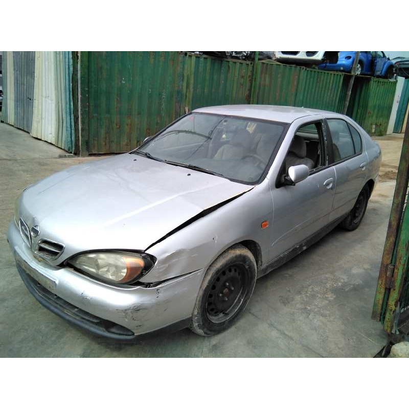 nissan primera berlina (p11) del año 2000