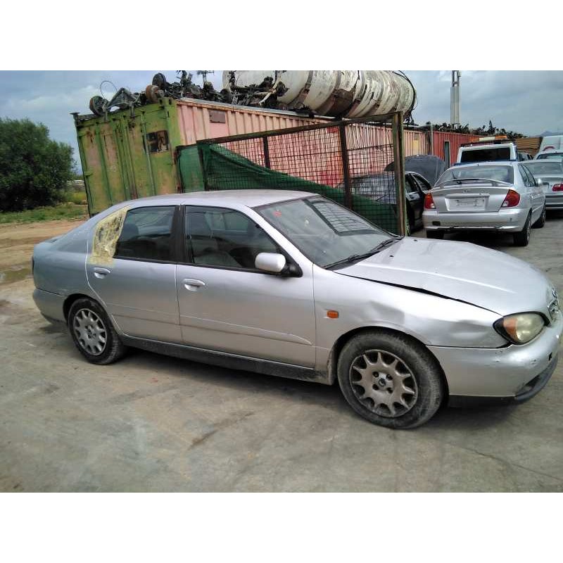 nissan primera berlina (p11) del año 2000