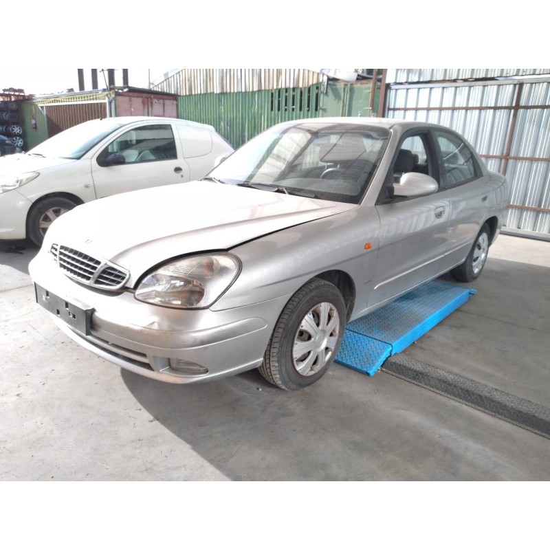 daewoo nubira berlina del año 2002