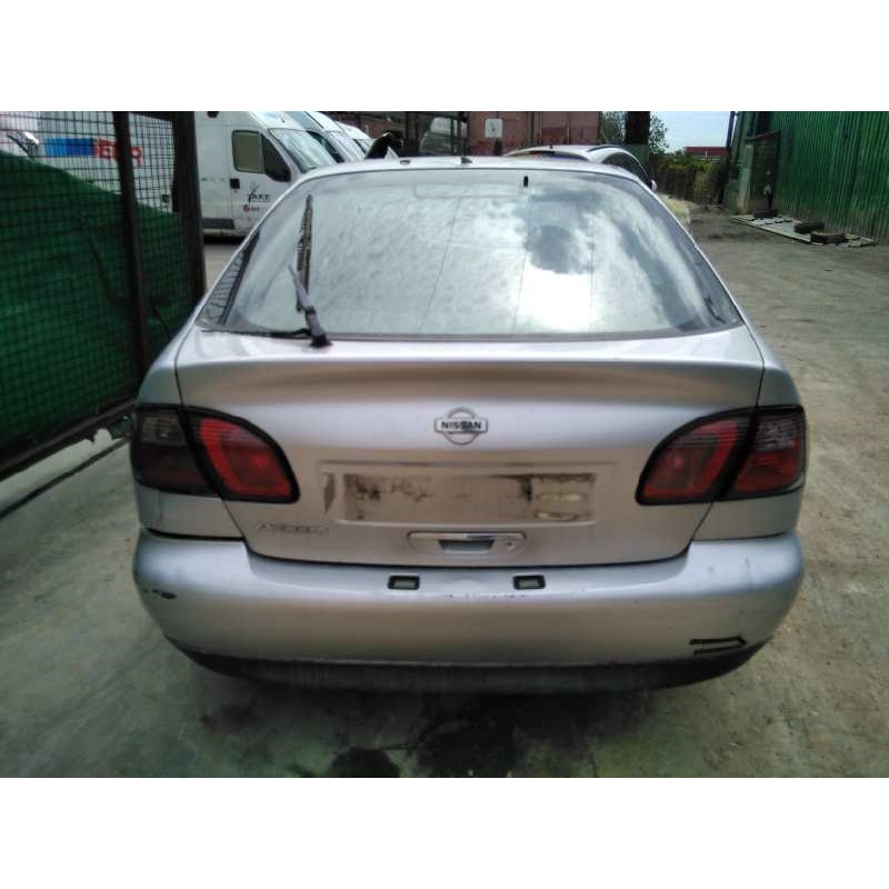 nissan primera berlina (p11) del año 2000