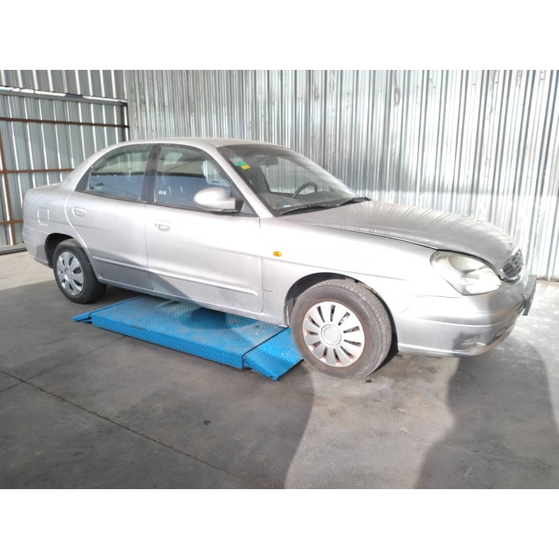 daewoo nubira berlina del año 2002