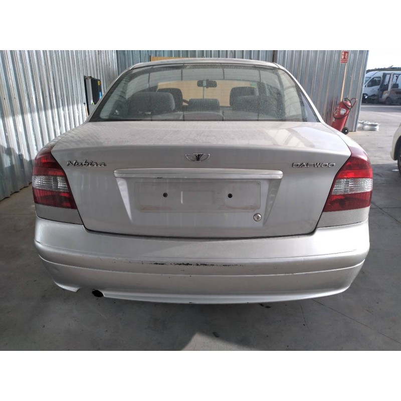 daewoo nubira berlina del año 2002