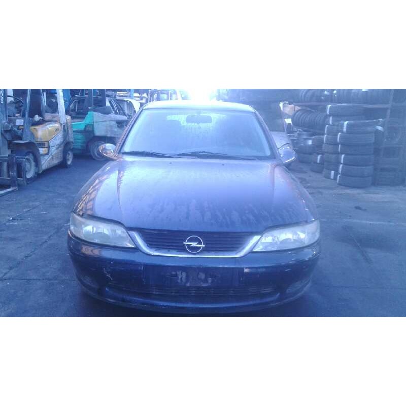 opel vectra b berlina del año 2000