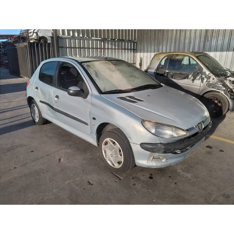 peugeot 206 berlina del año 2001