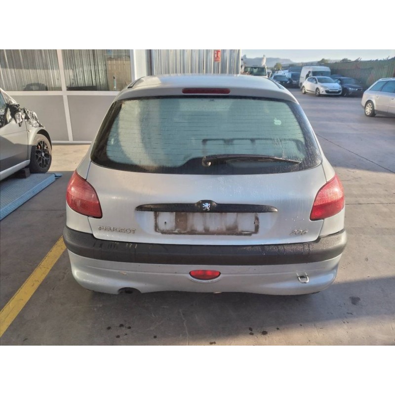 peugeot 206 berlina del año 2001