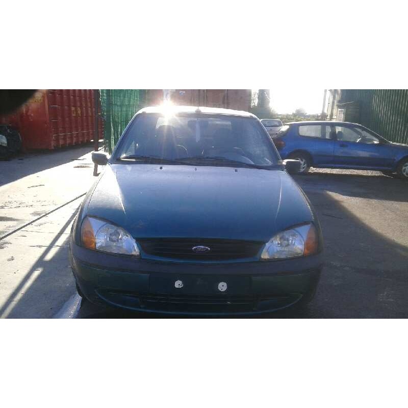 ford fiesta berlina del año 1999