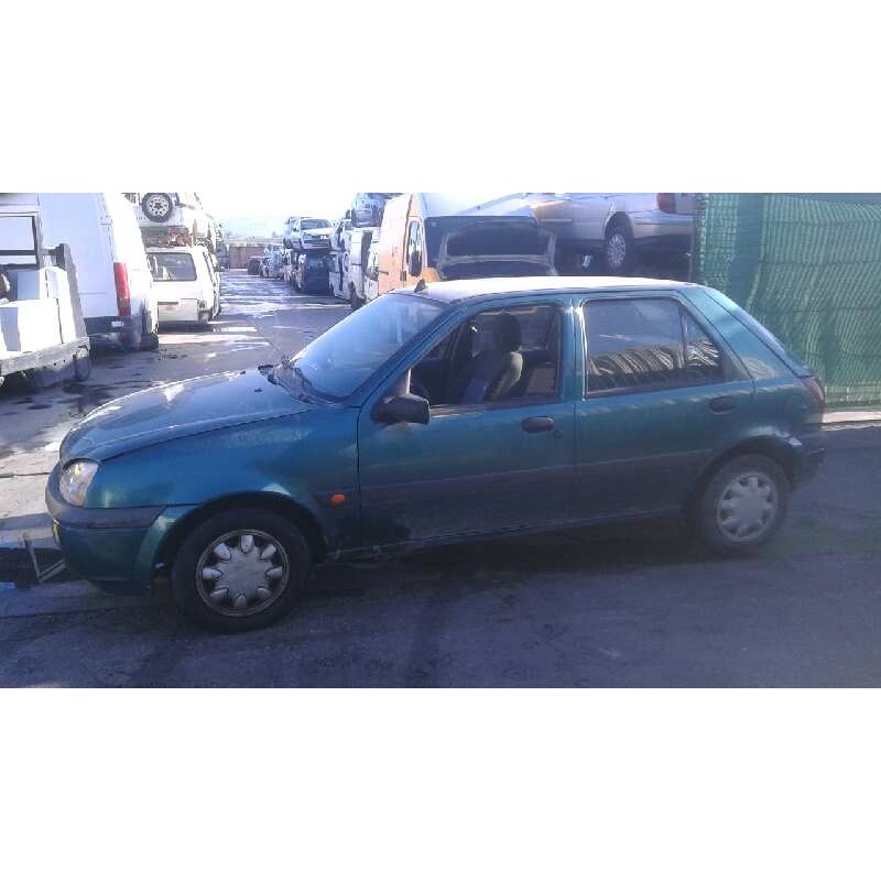 ford fiesta berlina del año 1999