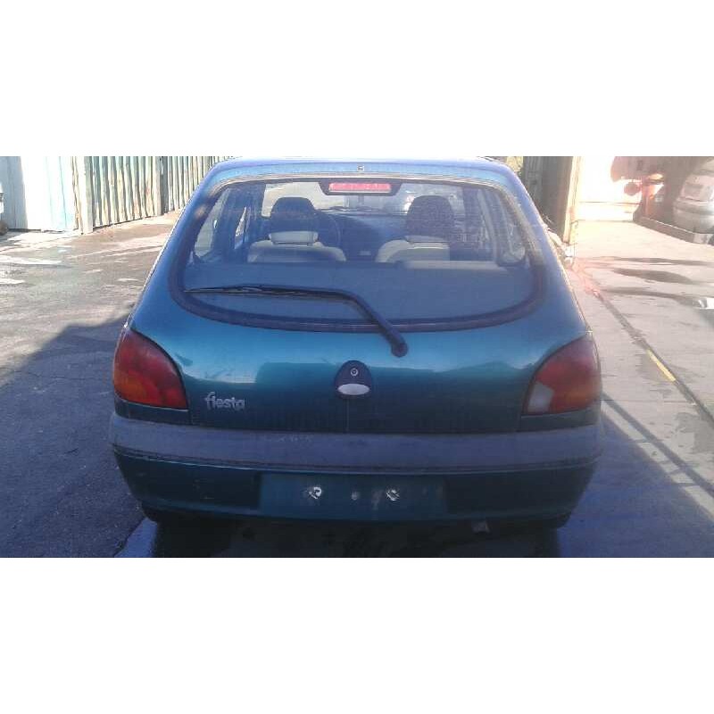 ford fiesta berlina del año 1999