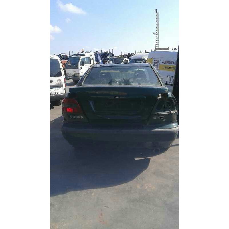 volvo s40 berlina del año 1998