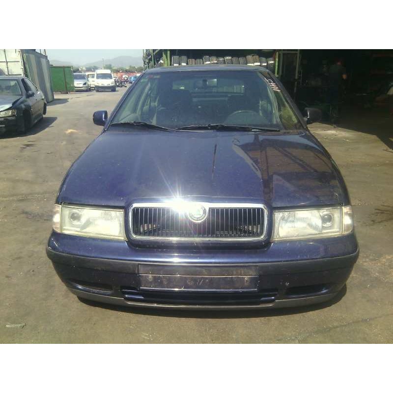 skoda octavia berlina (1u2) del año 2000