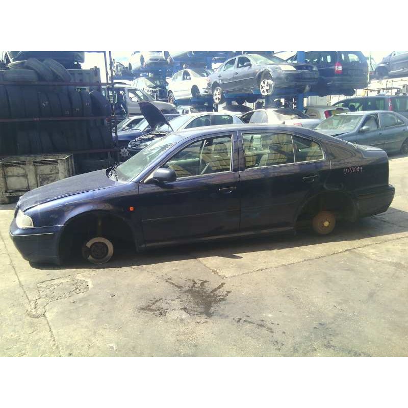 skoda octavia berlina (1u2) del año 2000