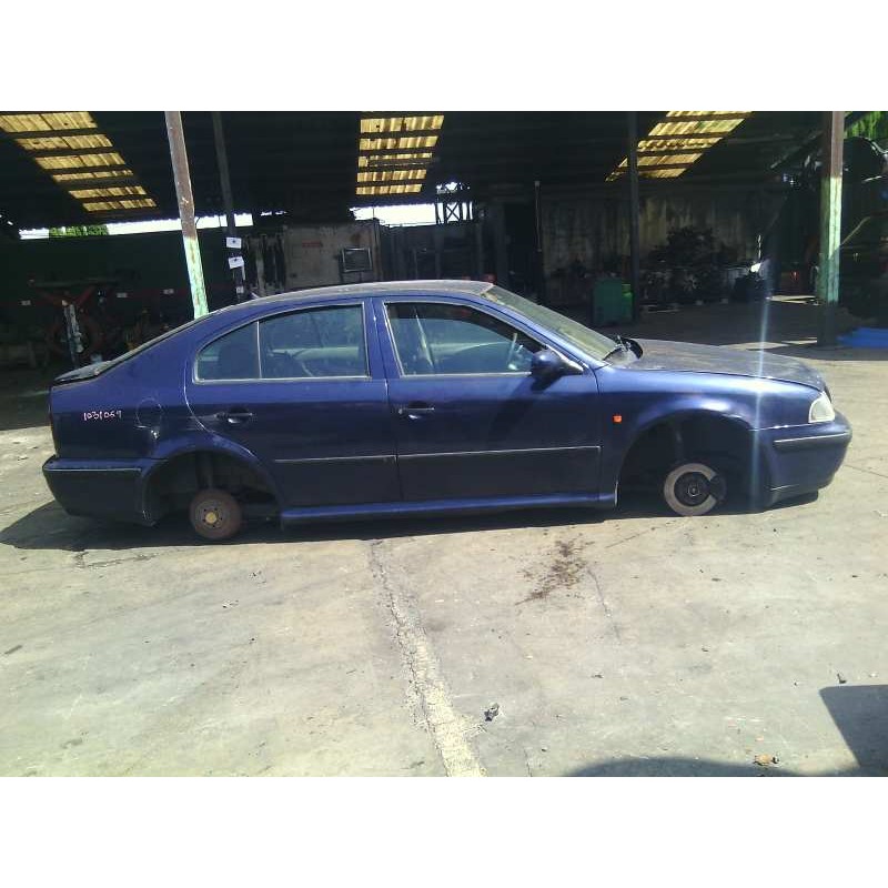 skoda octavia berlina (1u2) del año 2000