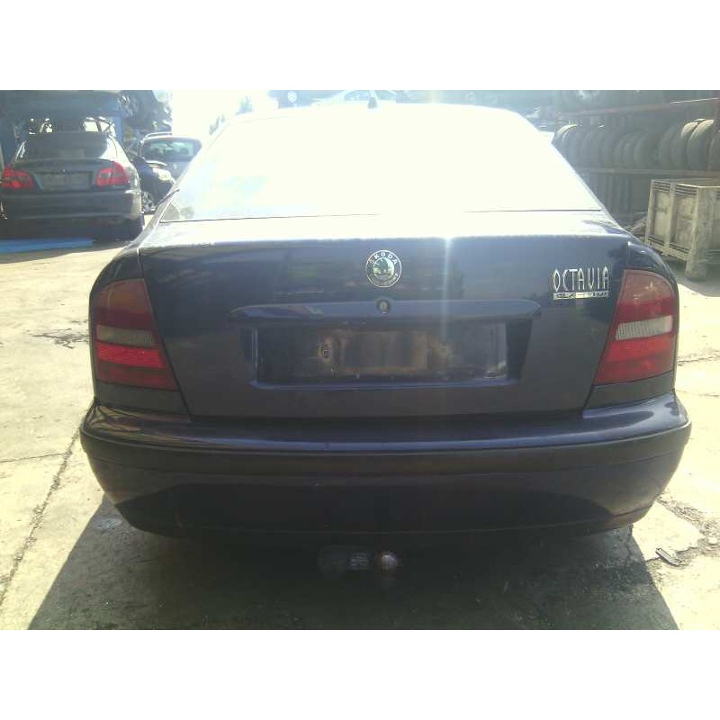 skoda octavia berlina (1u2) del año 2000