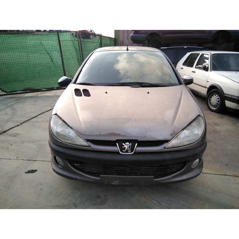 peugeot 206 berlina del año 2000