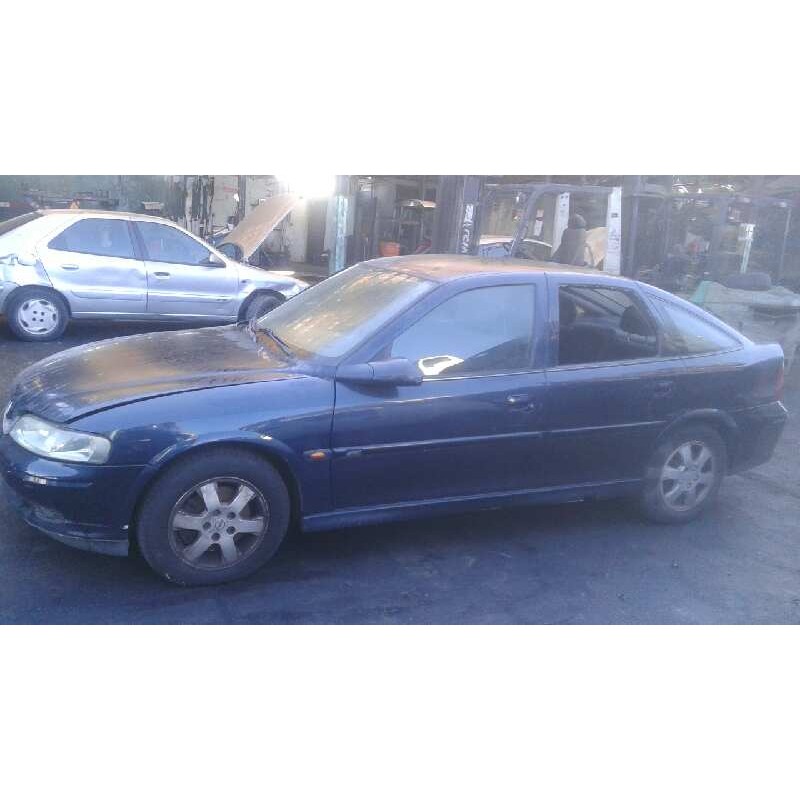 opel vectra b berlina del año 2000