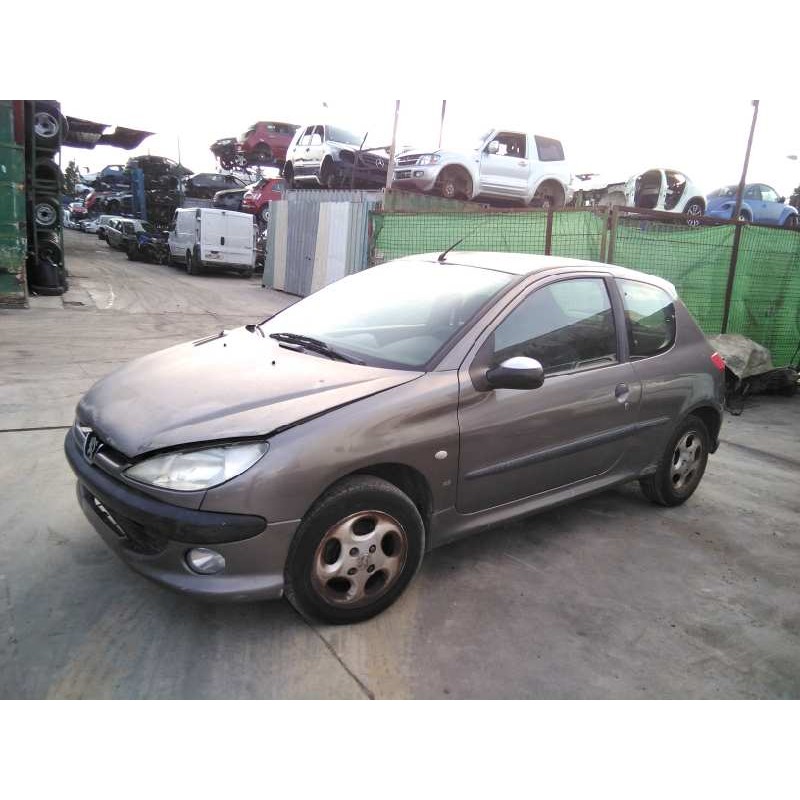 peugeot 206 berlina del año 2000