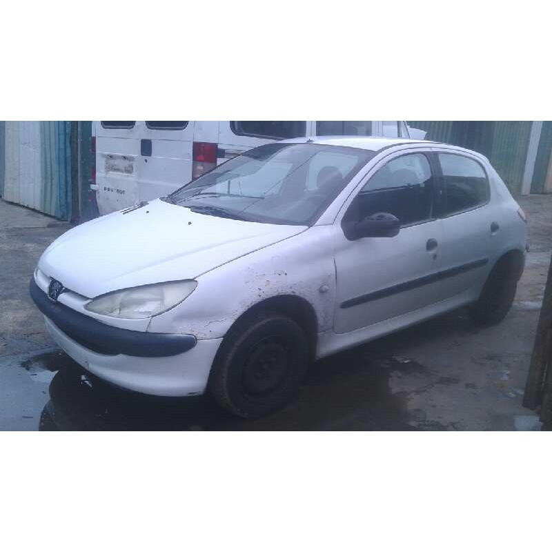 peugeot 206 berlina del año 2000