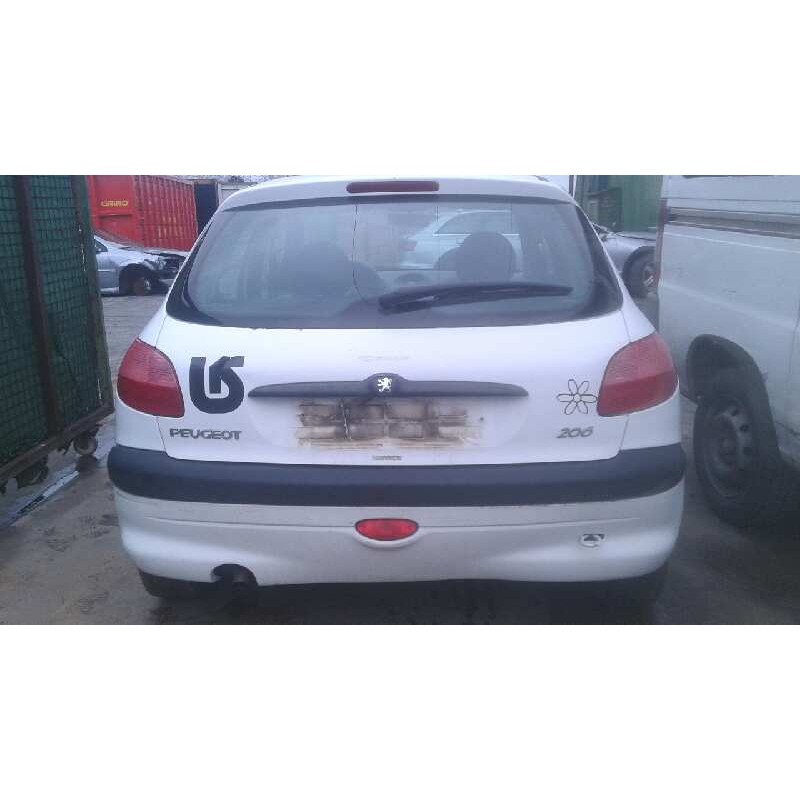 peugeot 206 berlina del año 2000