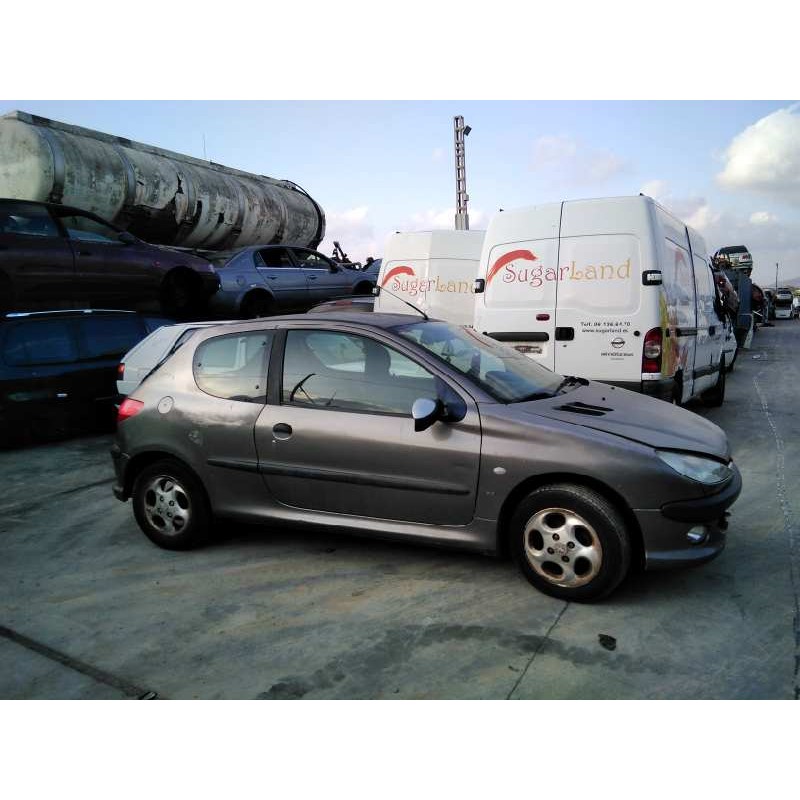 peugeot 206 berlina del año 2000