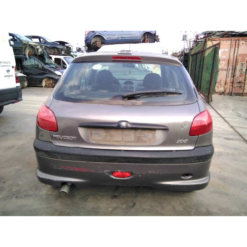 peugeot 206 berlina del año 2000