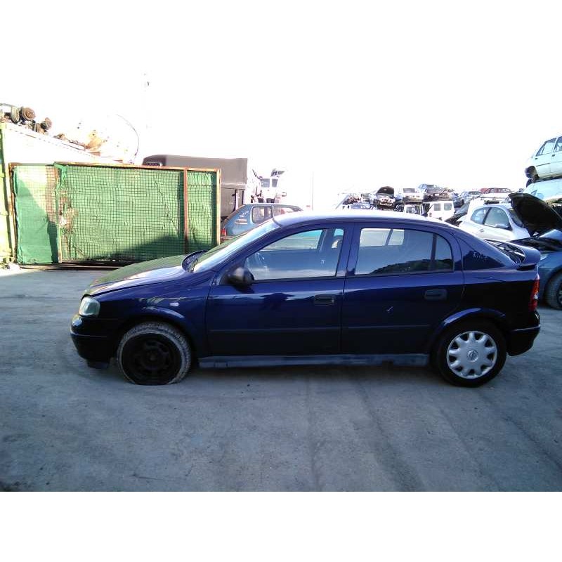 opel astra g berlina del año 2002