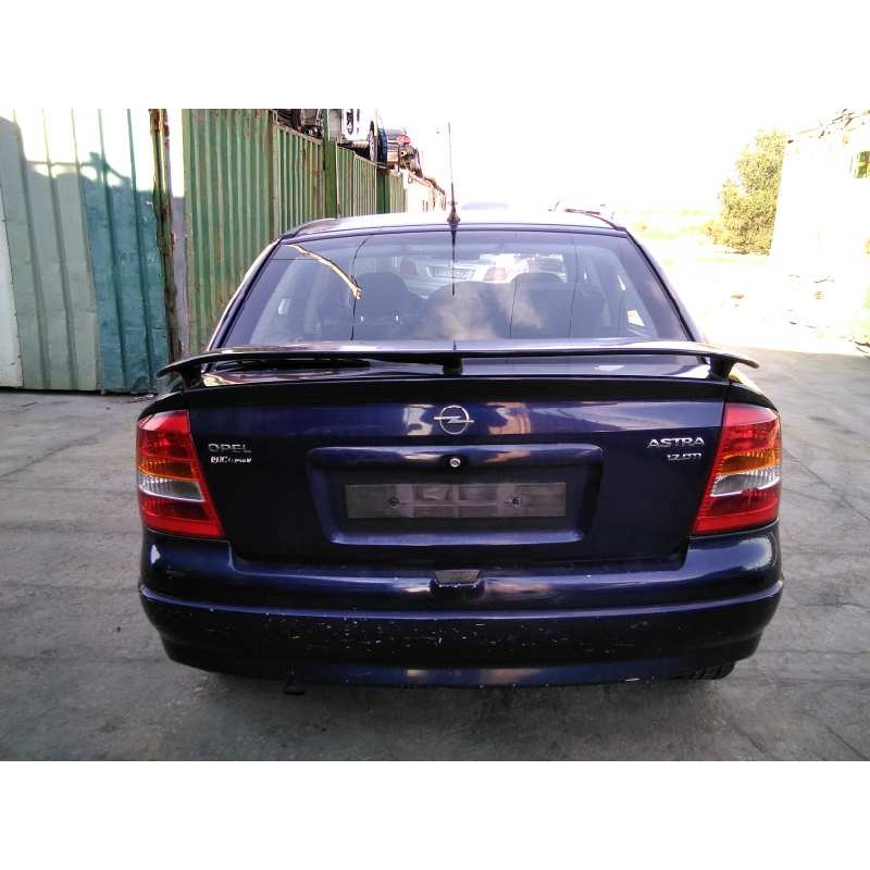 opel astra g berlina del año 2002