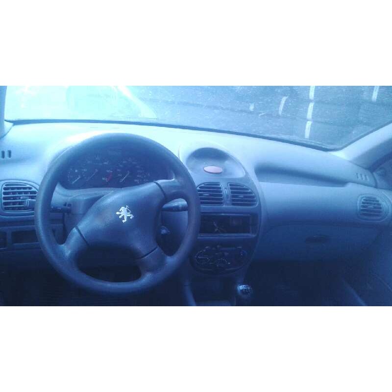 peugeot 206 berlina del año 1999