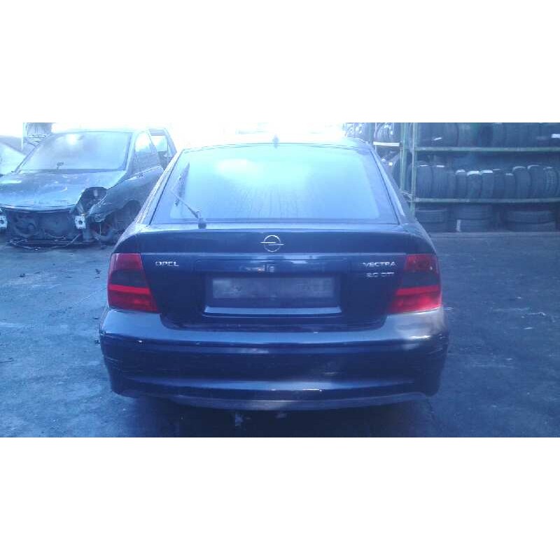 opel vectra b berlina del año 2000