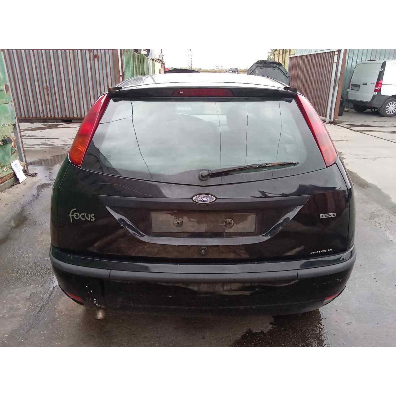 ford focus berlina (cak) del año 2001