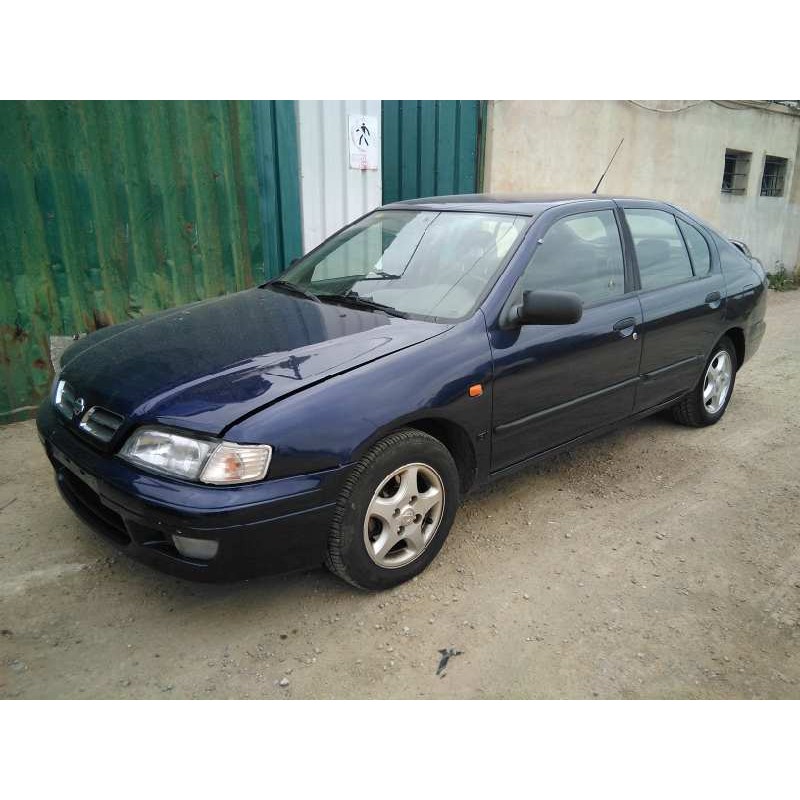 nissan primera berlina (p11) del año 1997