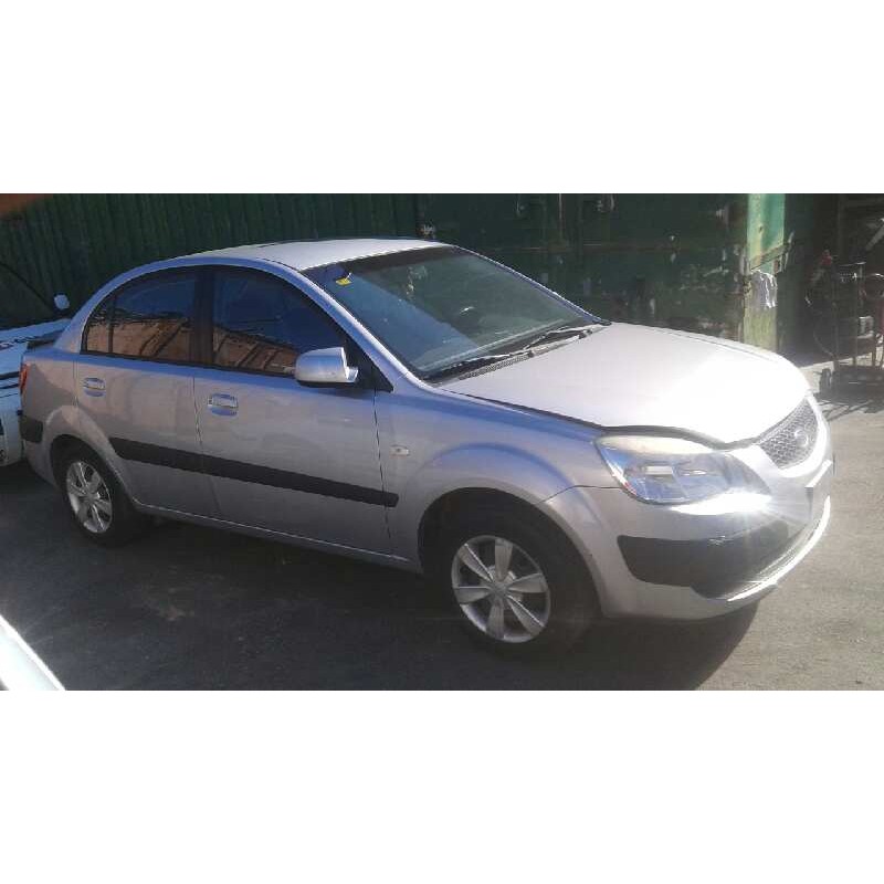 kia rio del año 2005