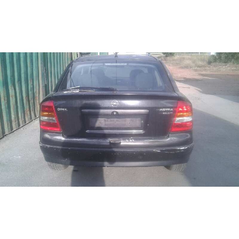 opel astra g berlina del año 2001