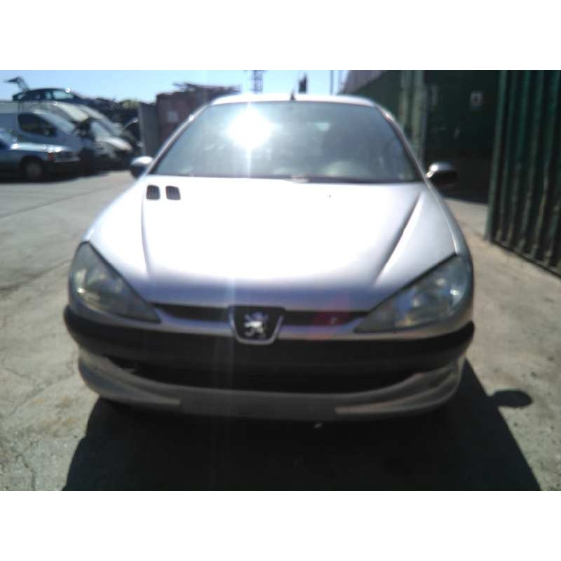 peugeot 206 berlina del año 2000